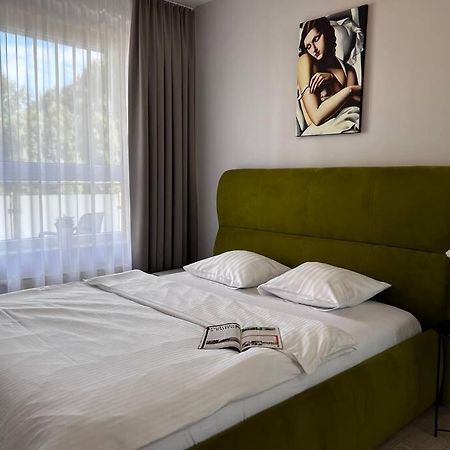 Europa22 "Apartament Delux" Z Wanna - Centrum Miasta Z Widokiem Na Staw Tomaszów Mazowiecki Exterior foto