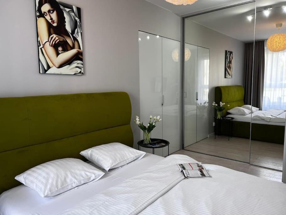 Europa22 "Apartament Delux" Z Wanna - Centrum Miasta Z Widokiem Na Staw Tomaszów Mazowiecki Exterior foto