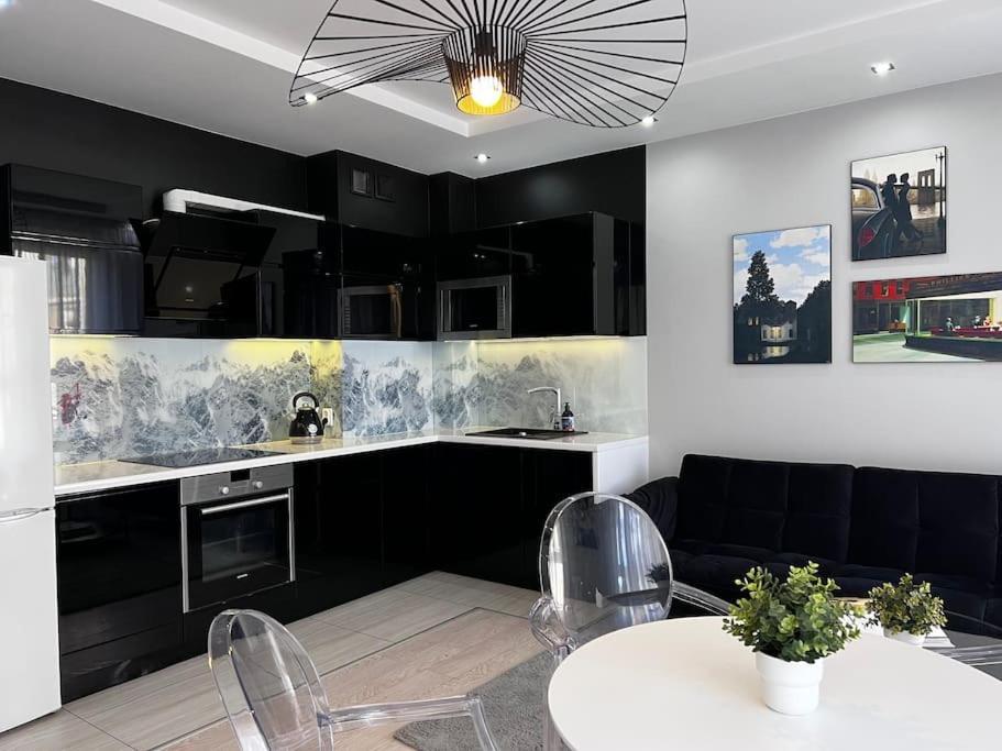 Europa22 "Apartament Delux" Z Wanna - Centrum Miasta Z Widokiem Na Staw Tomaszów Mazowiecki Exterior foto