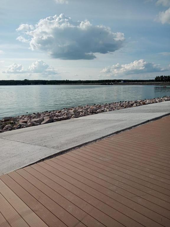 Europa22 "Apartament Delux" Z Wanna - Centrum Miasta Z Widokiem Na Staw Tomaszów Mazowiecki Exterior foto