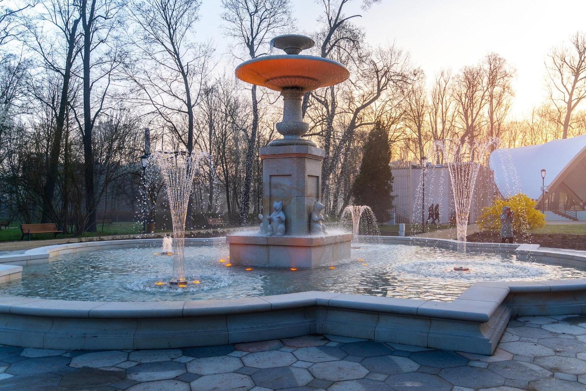 Europa22 "Apartament Delux" Z Wanna - Centrum Miasta Z Widokiem Na Staw Tomaszów Mazowiecki Exterior foto